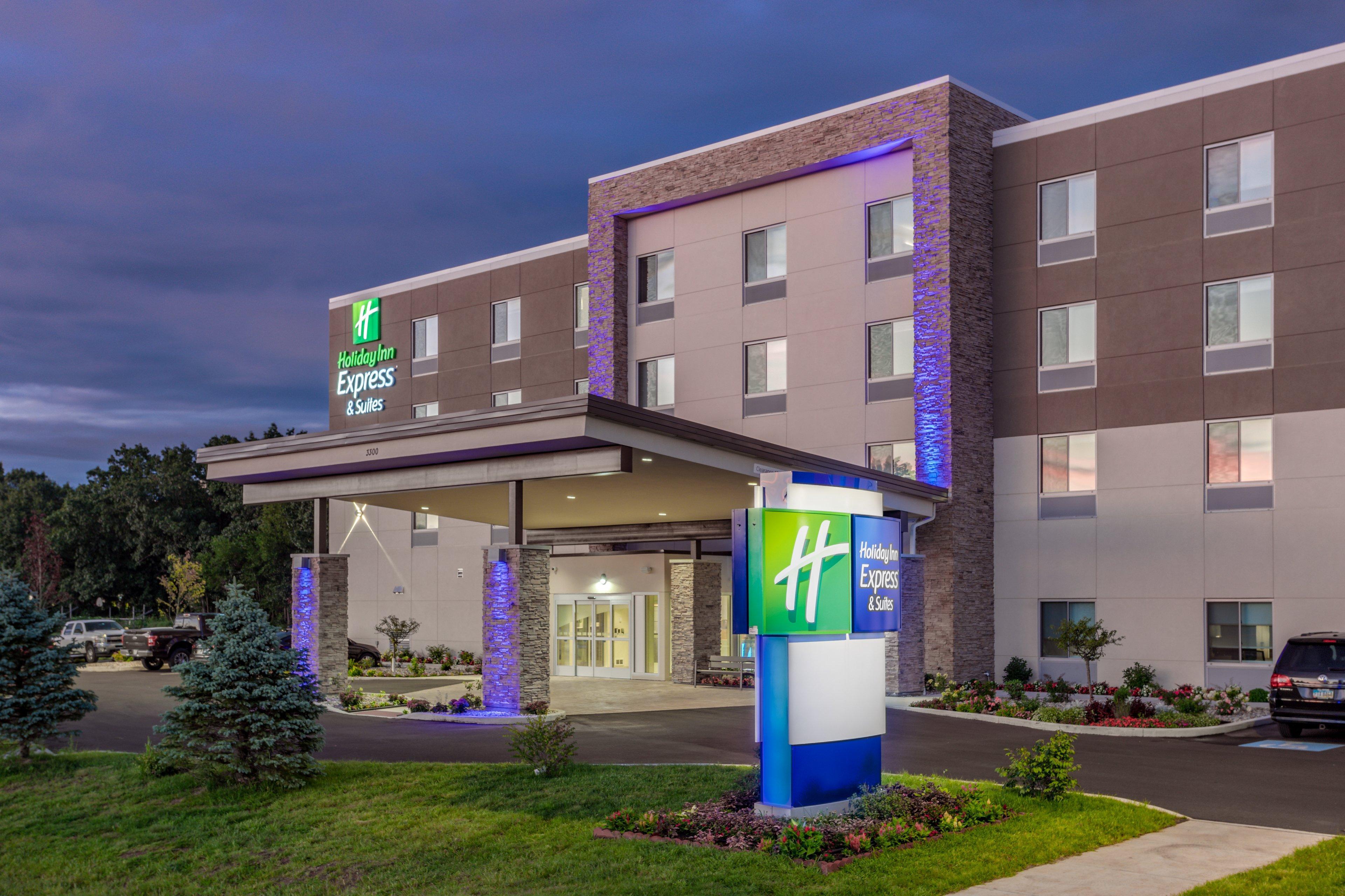 Holiday Inn Express & Suites - Elkhart North By Ihg Екстериор снимка