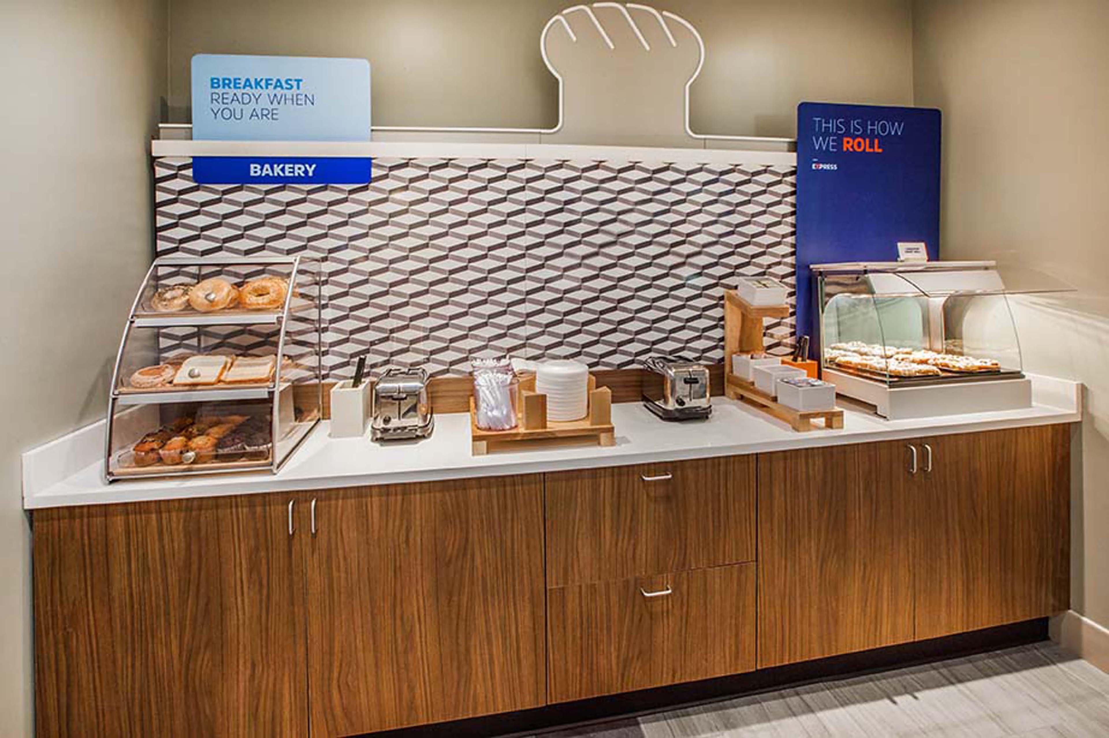 Holiday Inn Express & Suites - Elkhart North By Ihg Екстериор снимка