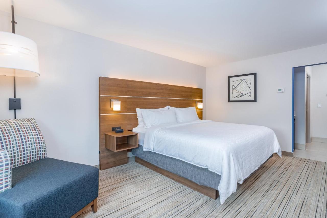 Holiday Inn Express & Suites - Elkhart North By Ihg Екстериор снимка